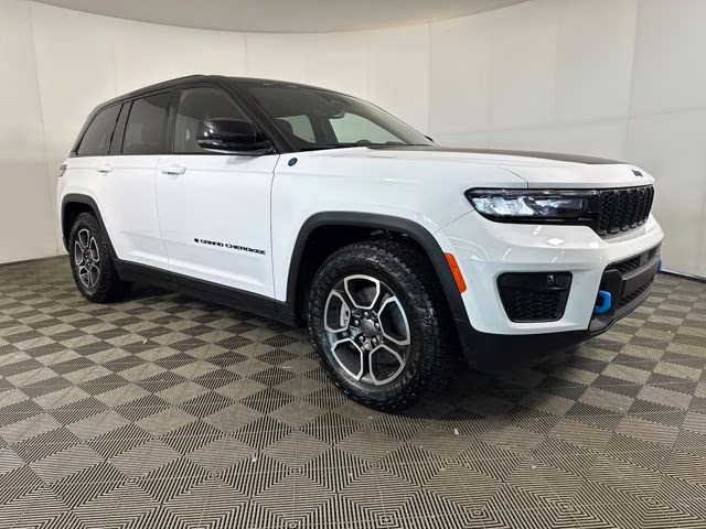 2022 Bright White Clearcoat Jeep Grand Cherokee Trailhawk 4xe 4X4 SUV