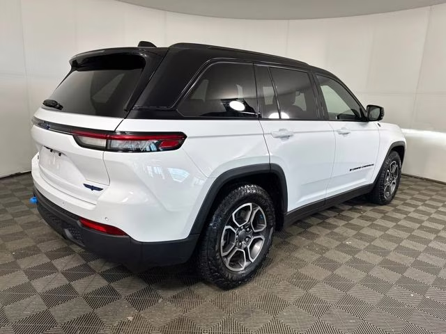 2022 Bright White Clearcoat Jeep Grand Cherokee Trailhawk 4xe 4X4 SUV