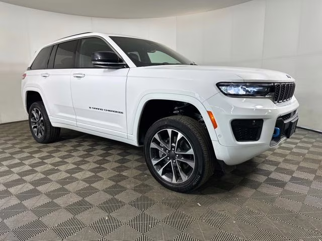 2023 Bright White Clearcoat Jeep Grand Cherokee Overland 4xe 4X4 SUV
