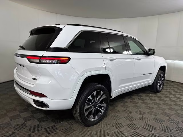2023 Bright White Clearcoat Jeep Grand Cherokee Overland 4xe 4X4 SUV