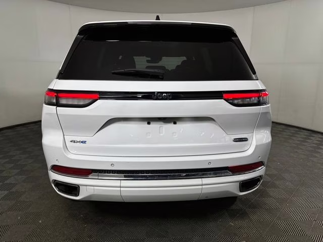 2023 Bright White Clearcoat Jeep Grand Cherokee Overland 4xe 4X4 SUV