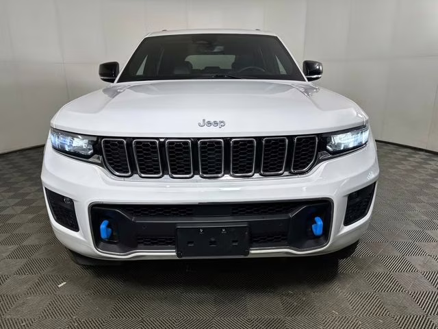 2023 Bright White Clearcoat Jeep Grand Cherokee Overland 4xe 4X4 SUV