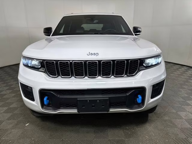 2023 Bright White Clearcoat Jeep Grand Cherokee Overland 4xe 4X4 SUV