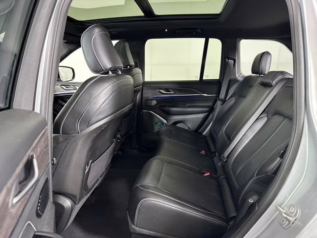 2023 Silver Zynith Jeep Grand Cherokee Overland 4xe 4X4 SUV