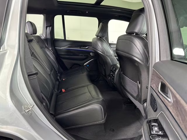 2023 Silver Zynith Jeep Grand Cherokee Overland 4xe 4X4 SUV