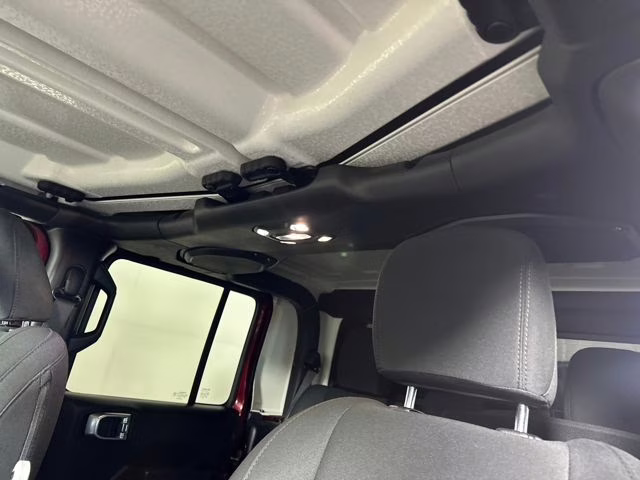 2021 Snazzberry Pearlcoat Jeep Gladiator Sport 4X4 Truck