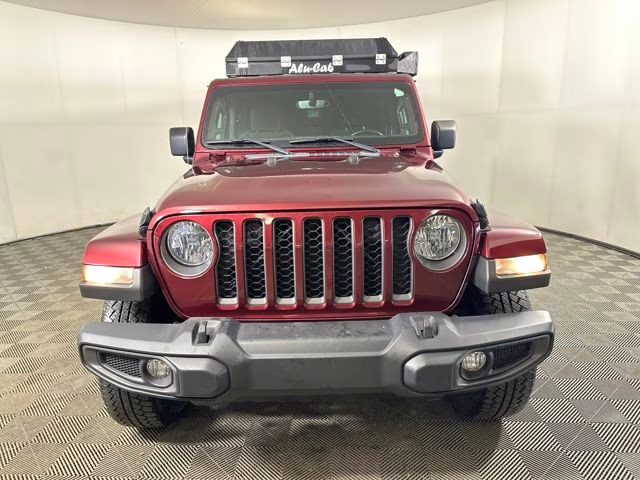 2021 Snazzberry Pearlcoat Jeep Gladiator Sport 4X4 Truck
