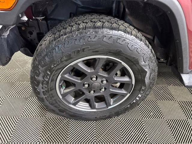 2021 Snazzberry Pearlcoat Jeep Gladiator Sport 4X4 Truck