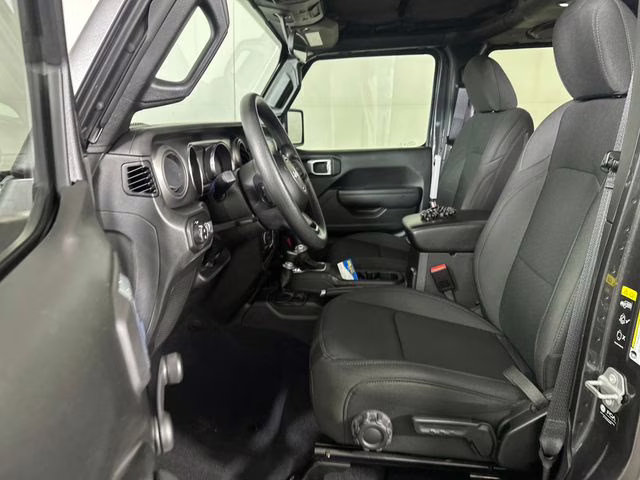 2022 Granite Crystal Metallic Clearcoat Jeep Gladiator Sport 4X4 Truck