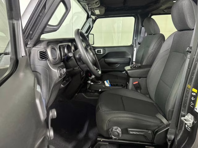 2022 Granite Crystal Metallic Clearcoat Jeep Gladiator Sport 4X4 Truck