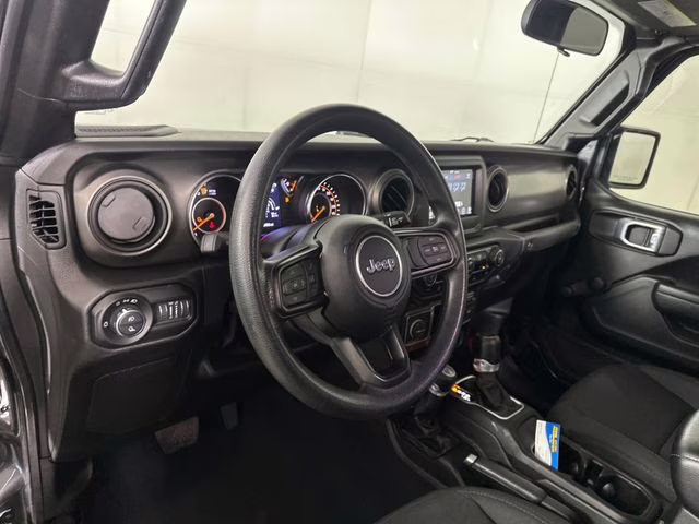 2022 Granite Crystal Metallic Clearcoat Jeep Gladiator Sport 4X4 Truck