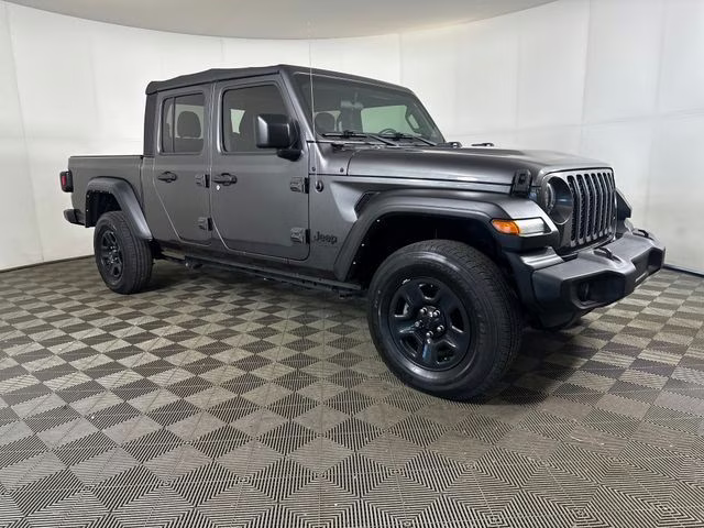 2022 Granite Crystal Metallic Clearcoat Jeep Gladiator Sport 4X4 Truck