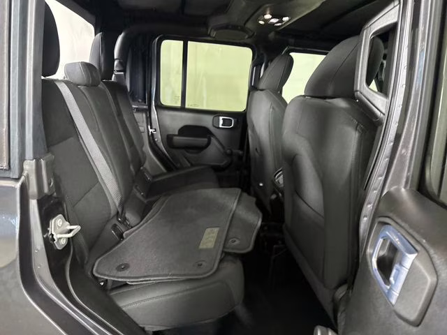 2022 Granite Crystal Metallic Clearcoat Jeep Gladiator Sport 4X4 Truck