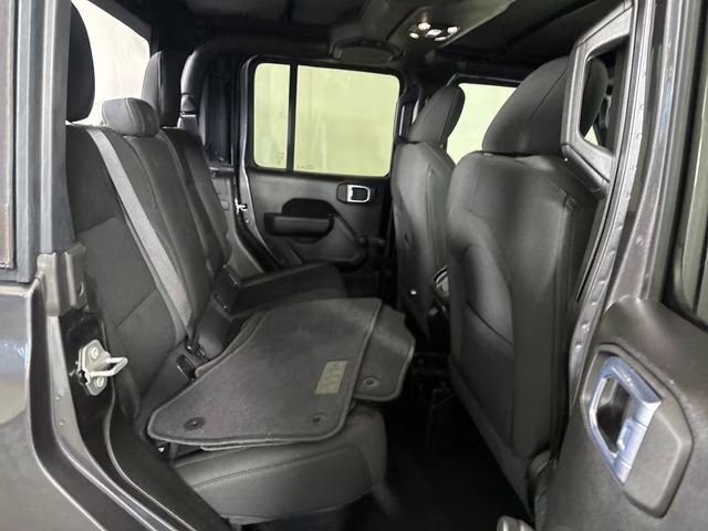 2022 Granite Crystal Metallic Clearcoat Jeep Gladiator Sport 4X4 Truck