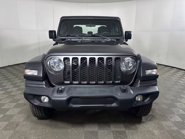 2022 Granite Crystal Metallic Clearcoat Jeep Gladiator Sport 4X4 Truck