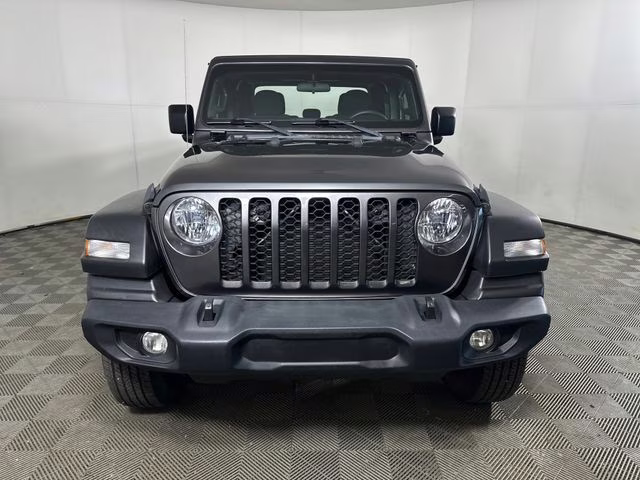 2022 Granite Crystal Metallic Clearcoat Jeep Gladiator Sport 4X4 Truck