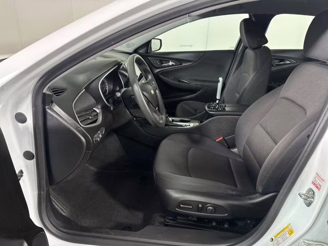 2023 White Chevrolet Malibu LT FWD Sedan