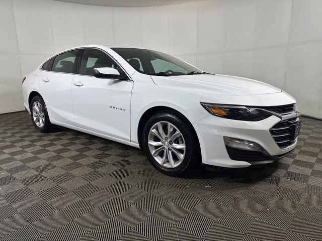 2023 White Chevrolet Malibu LT FWD Sedan