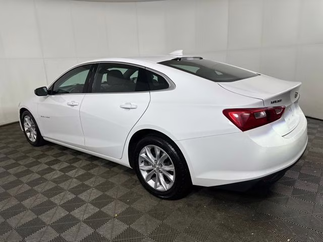 2023 White Chevrolet Malibu LT FWD Sedan