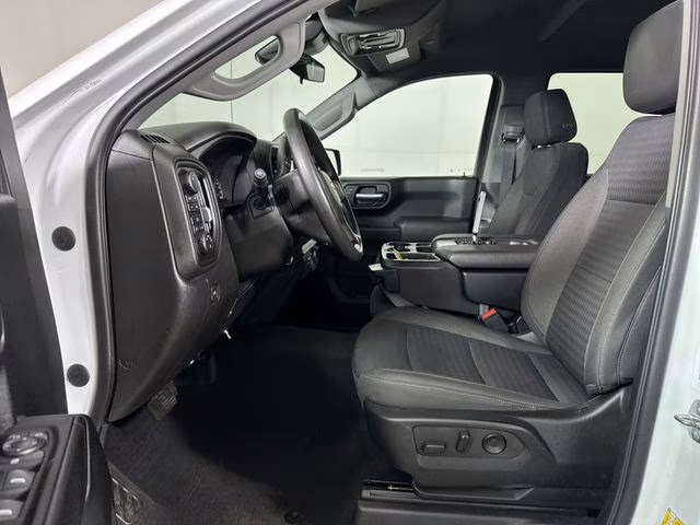 2022 Summit White Chevrolet Silverado 1500 Custom 4X4 Truck