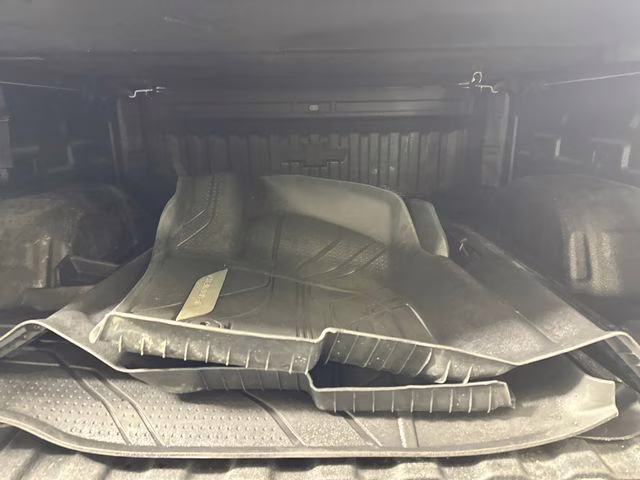 2022 Summit White Chevrolet Silverado 1500 Custom 4X4 Truck
