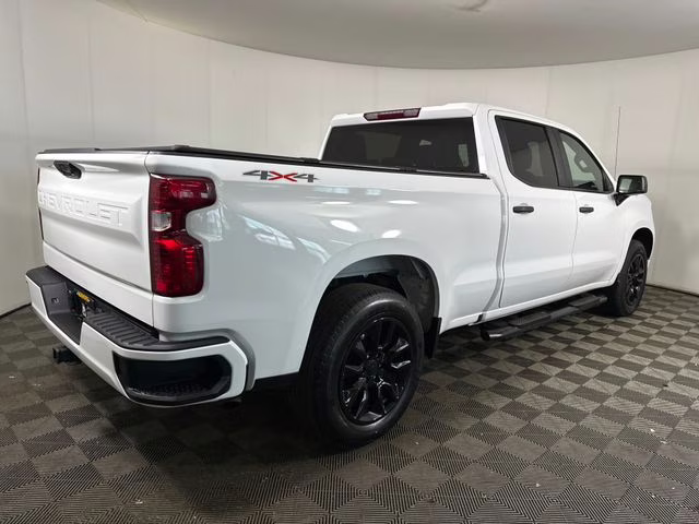 2022 Summit White Chevrolet Silverado 1500 Custom 4X4 Truck