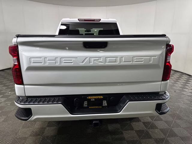 2022 Summit White Chevrolet Silverado 1500 Custom 4X4 Truck