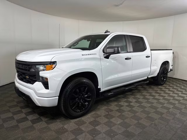 2022 Summit White Chevrolet Silverado 1500 Custom 4X4 Truck