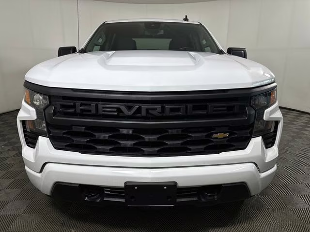 2022 Summit White Chevrolet Silverado 1500 Custom 4X4 Truck