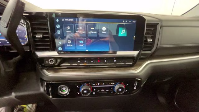 2022 Summit White Chevrolet Silverado 1500 LT 4X4 Truck