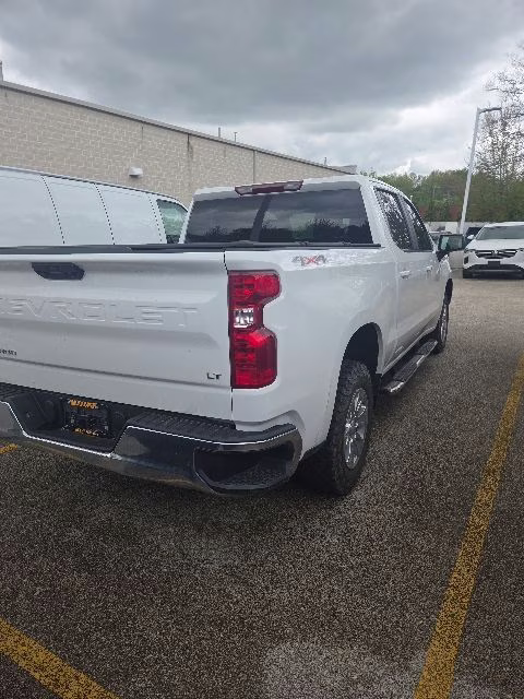 2022 Summit White Chevrolet Silverado 1500 LT 4X4 Truck