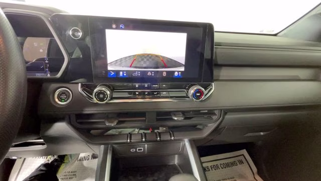 2023 Summit White Chevrolet Colorado Trail Boss 4X4 Truck