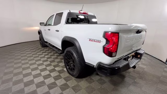 2023 Summit White Chevrolet Colorado Trail Boss 4X4 Truck