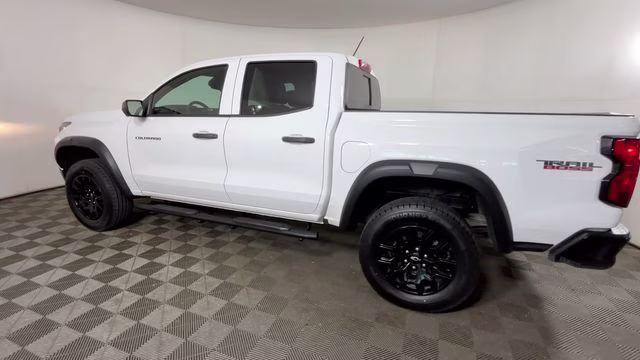 2023 Summit White Chevrolet Colorado Trail Boss 4X4 Truck