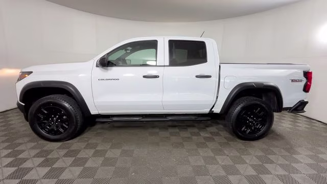 2023 Summit White Chevrolet Colorado Trail Boss 4X4 Truck