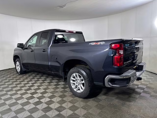 2023 Dark Ash Metallic Chevrolet Silverado 1500 LT 4X4 Truck
