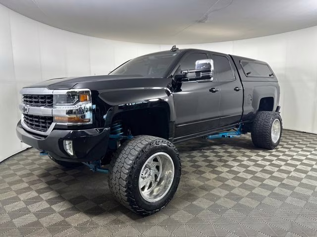 2018 Black Chevrolet Silverado 1500 LT 4X4 Truck