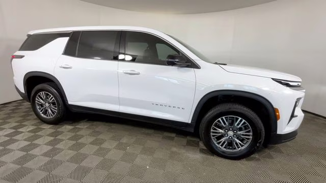 2024 Summit White Chevrolet Traverse LS FWD SUV