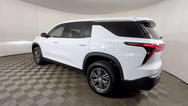 2024 Summit White Chevrolet Traverse LS FWD SUV