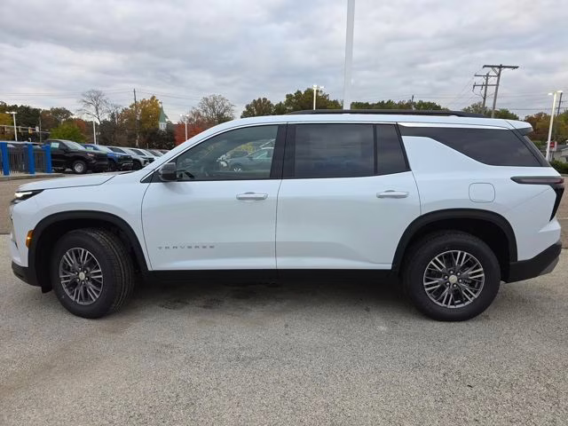 2026 Polar White Tricoat Chevrolet Traverse LT FWD SUV