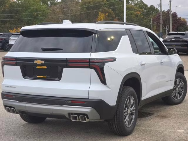 2026 Polar White Tricoat Chevrolet Traverse LT FWD SUV