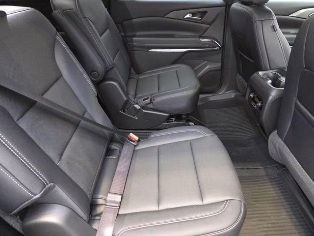 2026 Polar White Tricoat Chevrolet Traverse LT FWD SUV