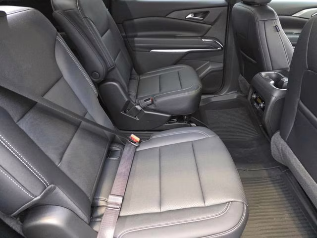 2026 Polar White Tricoat Chevrolet Traverse LT FWD SUV