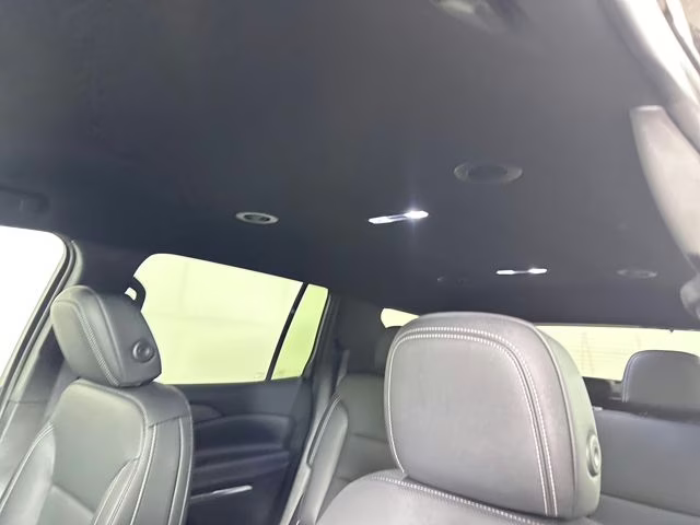 2024 Mosaic Black Metallic Chevrolet Traverse LT FWD SUV