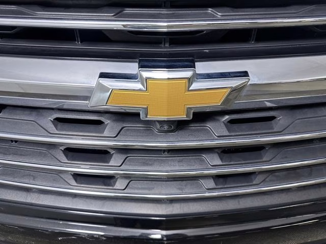 2024 Mosaic Black Metallic Chevrolet Traverse LT FWD SUV