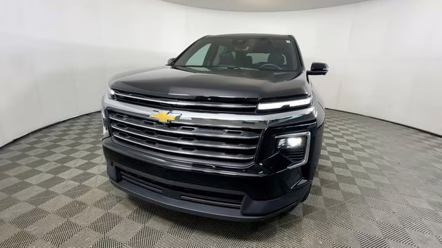 2026 Mosaic Black Metallic Chevrolet Traverse LT FWD SUV