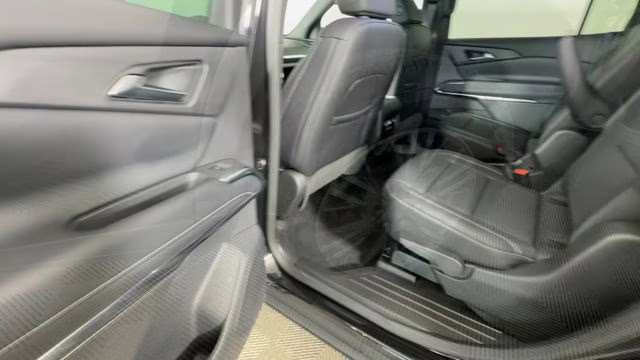 2026 Mosaic Black Metallic Chevrolet Traverse LT FWD SUV