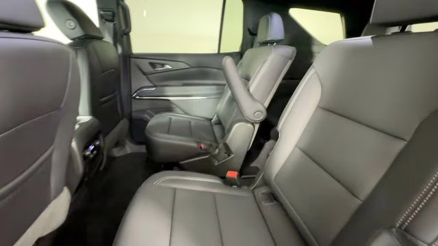 2026 Mosaic Black Metallic Chevrolet Traverse LT FWD SUV