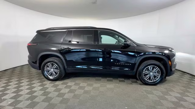 2026 Mosaic Black Metallic Chevrolet Traverse LT FWD SUV