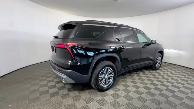 2026 Mosaic Black Metallic Chevrolet Traverse LT FWD SUV